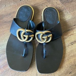 gucci Double G leather thong sandals